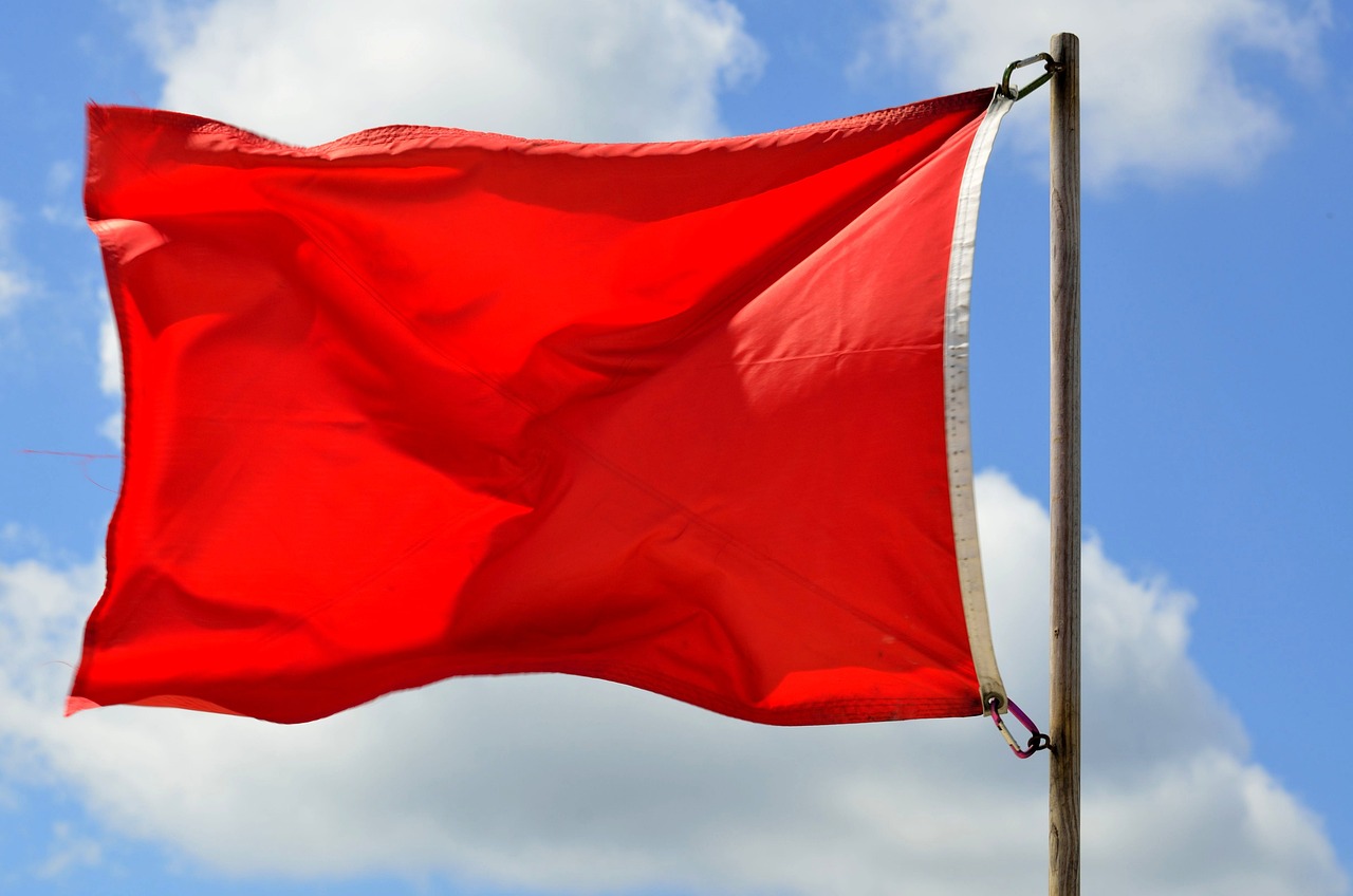 10 Red Flags You Should Never Ignore On A First Date!